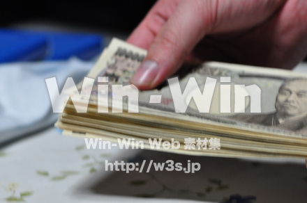 札束計算の写真素材 W-001089