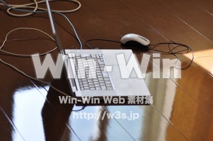 ノートパソコンの写真素材 W-000745