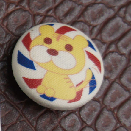 トラマリンちゃん・缶バッジ D-000829 のくるみボタン