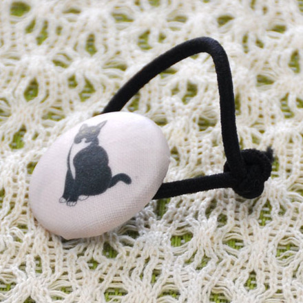 わーちゃんのヘアゴム D-000947 のくるみボタン