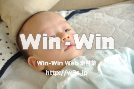 生後１ヶ月の赤ちゃんの写真素材 W-000797