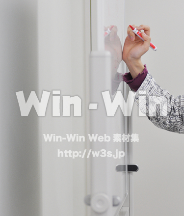 ホワイトボードに記入の写真素材 W-000741