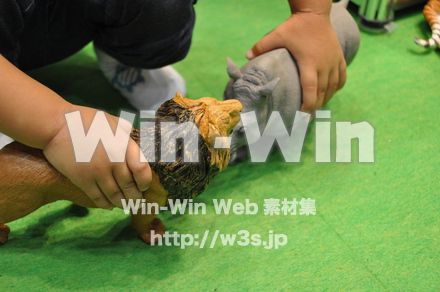 遊ぶ子供の写真素材 W-000849