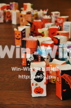 牛乳パックのランタンの写真素材 W-000842