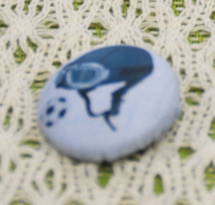 ヒロタカくんのくるみボタン缶バッチ D-000960 のくるみボタン