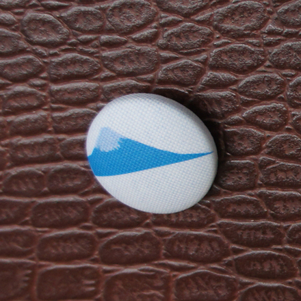 くるみぼたん・缶バッジ D-000805 のくるみボタン