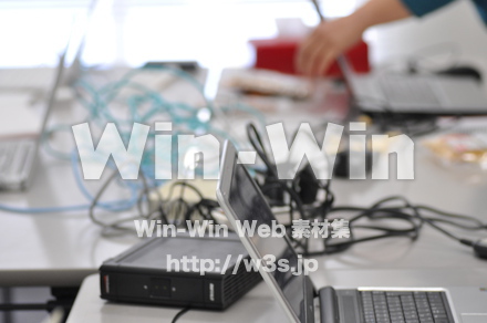 ノートパソコンの写真素材 W-000747