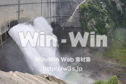 黒部ダムの写真素材 W-001922