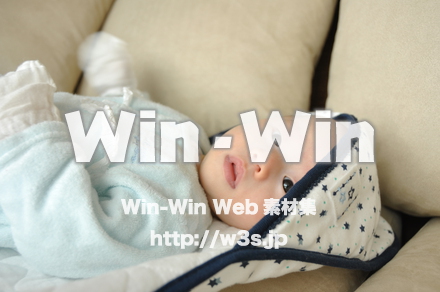 生後１ヶ月の赤ちゃんの写真素材 W-000807