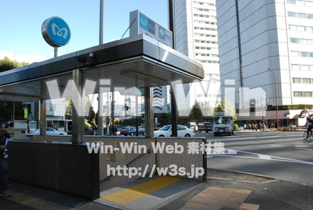 地下鉄の入り口の写真素材 W-005138