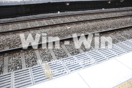 ホームの写真素材 W-005136