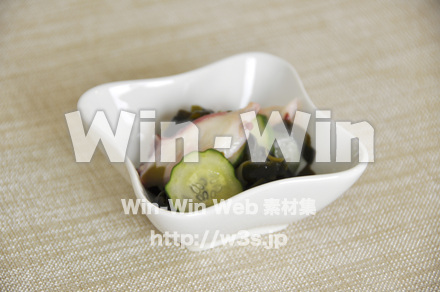 タコとわかめの酢の物の写真素材 W-004256