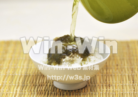 とろろ昆布のお茶漬けの写真素材 W-004585