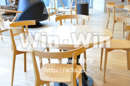 テーブルのある風景の写真素材 W-008446