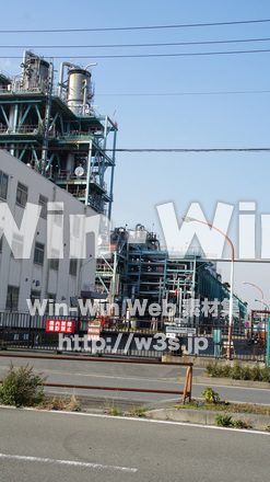 日中の工場の写真素材 W-008458