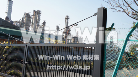 日中の工場の写真素材 W-008452