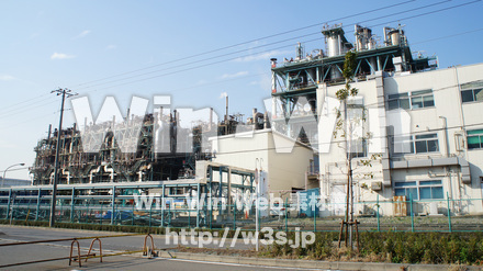 日中の工場の写真素材 W-008459