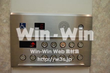 エレベータのある風景の写真素材 W-008495