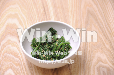 ほうれん草の胡麻和えの写真素材 W-009720