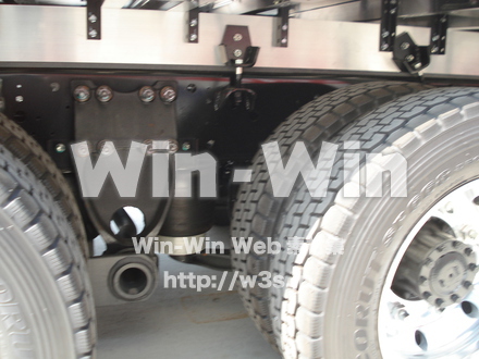 トラックのタイヤの写真素材 W-009372