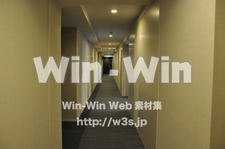 廊下のある風景の写真素材 W-008515