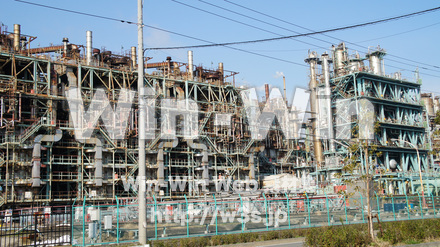 日中の工場の写真素材 W-008463