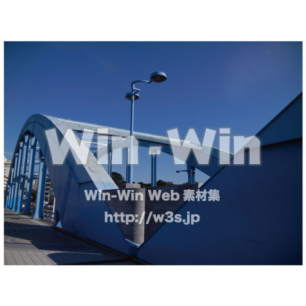 丸子橋　街灯と鉄網の写真素材 W-013249