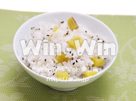 さつまいもご飯の写真素材 W-015765