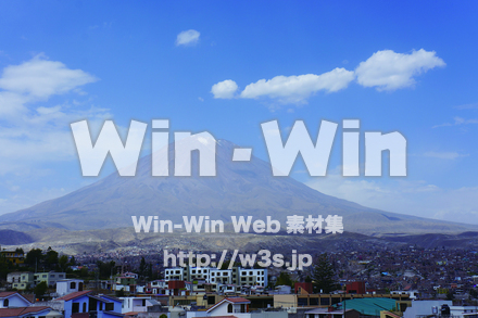  アレキパのミスティ火山の写真素材 W-015738