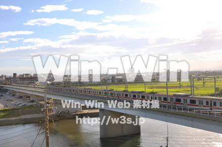 武蔵小杉へ向かう電車の写真素材 W-014882