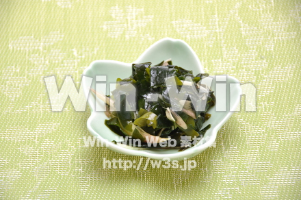 みょうがとわかめの酢の物の写真素材 W-015257