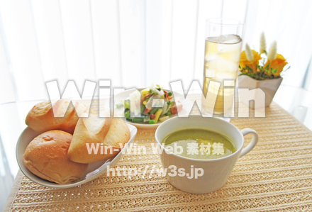 ヘルシーな朝食の写真素材 W-016739