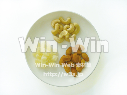 おやつセット_アーモンド・カシューナッツ・ドライパインの写真素材 W-016242