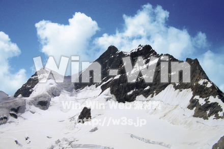 スイスの山の写真素材 W-018450