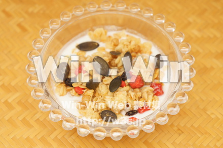 パンプキンシードのフルーツグラノーラの写真素材 W-021160