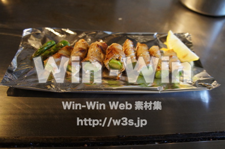 アスパラ豚巻きの写真素材 W-022416